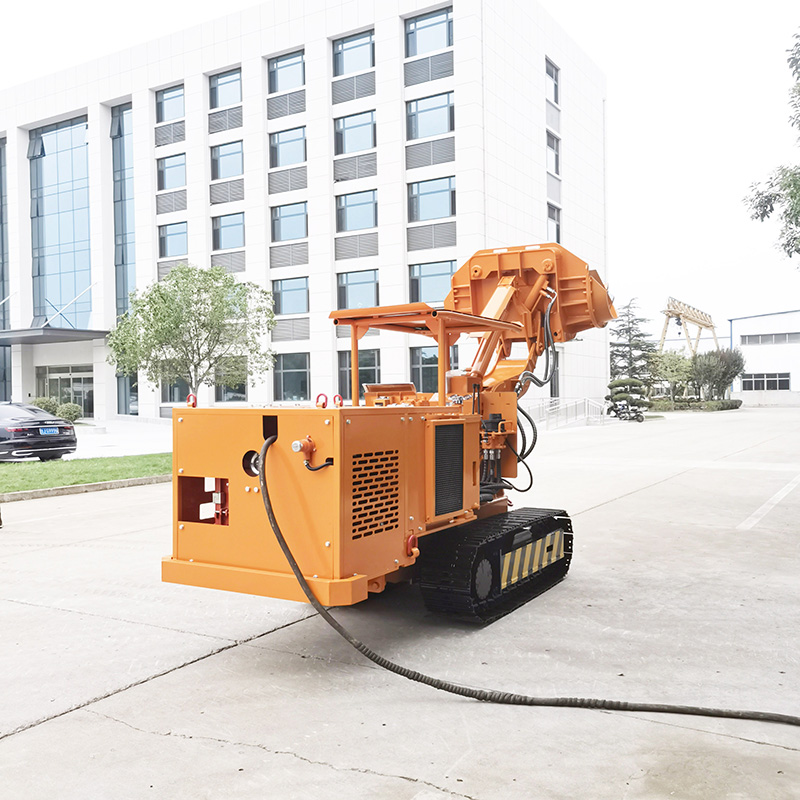 Мини-погрузчик для камня с боковой разгрузкой