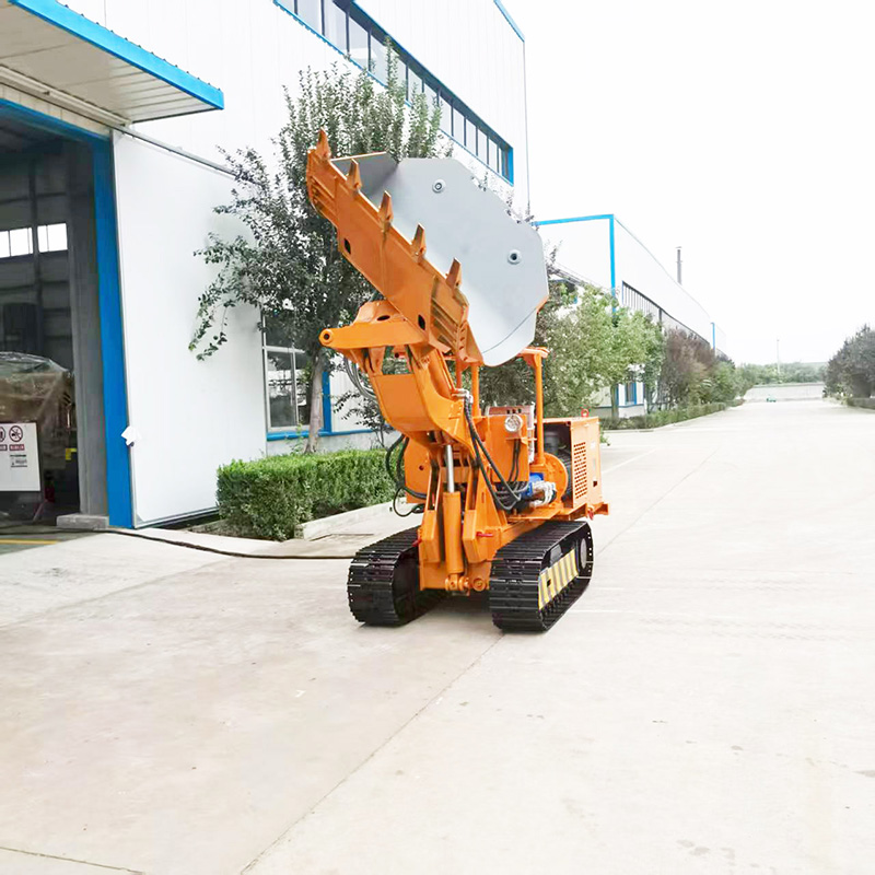 Погрузчик камня с боковой разгрузкой и дистанционным управлением