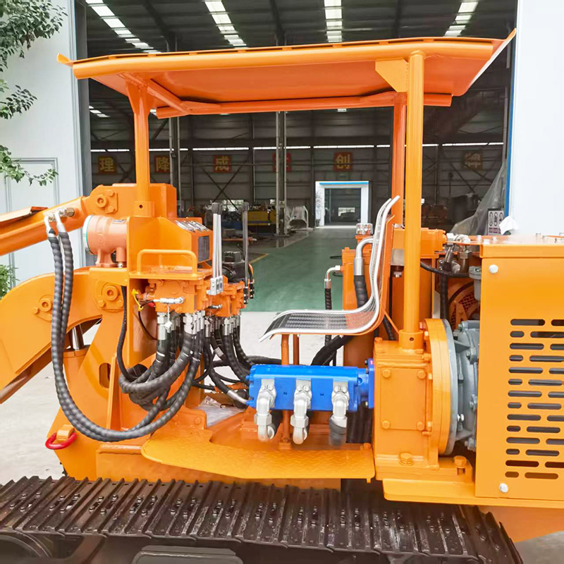 Мини-погрузчик для камня с боковой разгрузкой