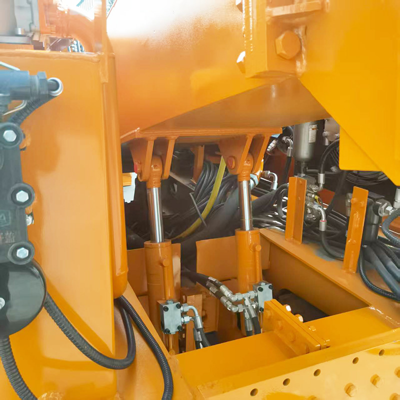 Máy xúc lật mỏ than